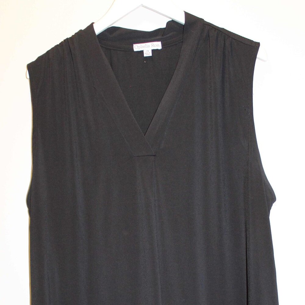 Black Sleeveless V-Neck Top